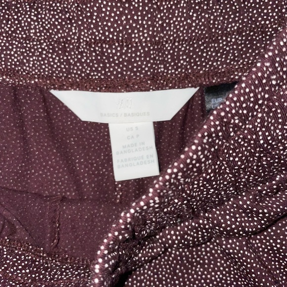 H&M polka dot maroon high waist shorts - Picture 2 of 2